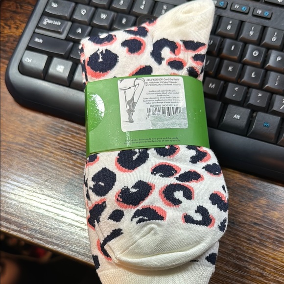 kate spade Women’s NWT Gray Crew Socks (3 pair) - Picture 3 of 3